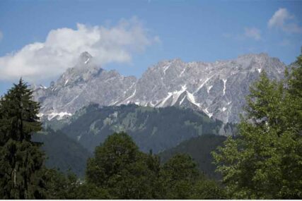 STIGLA ZIMA U AUSTRIJU I ITALIJU Danas u Tirolu i Livinju zabijelio snijeg (VIDEO)
