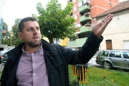 "Od sutra sam Banjalučanin" Duraković nakon 18 godina napušta Srebrenicu, a ovo poručuje iz automobila (VIDEO)