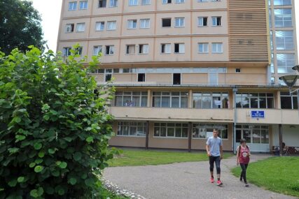 Poruka Ministarstva prosvjete RS: Đački domovi i škole NISU predviđeni za karantine