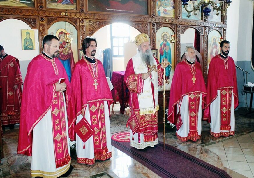 “NAŠ NAROD JE MUČENIČKI” Episkop Fotije služio liturgiju u Velikoj Sočanici