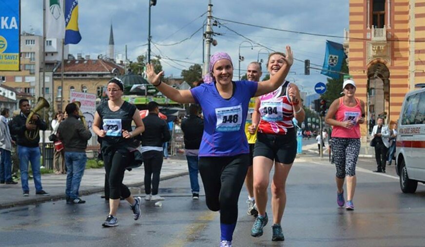 Djevojka VELIKOG SRCA prodaje kilometre na trci u Tuzli: Visočanka će trčati IZ LJUBAVI prema bolesnoj majci