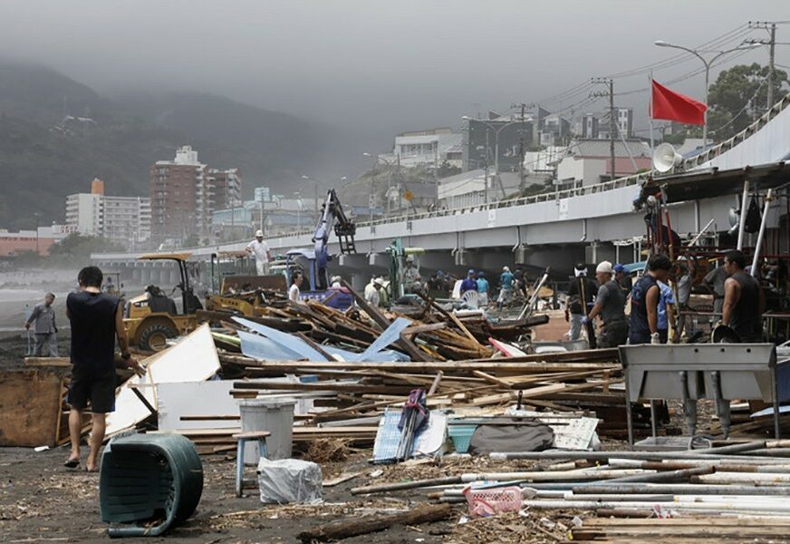 HOROR U JAPANU SE NASTAVLJA U tajfunu stradalo najmanje 36 osoba
