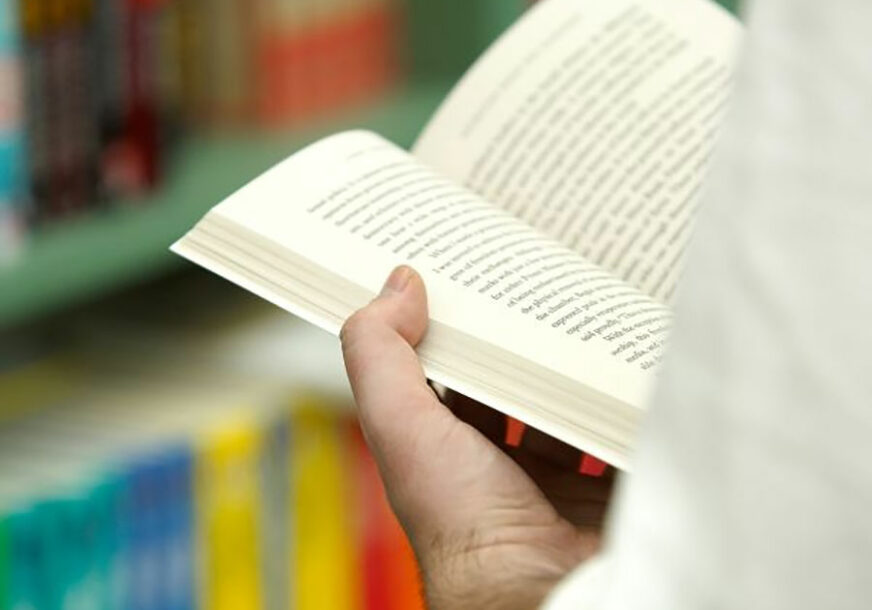 “ČITALIĆI” U SVE VIŠE ŠKOLA Novi projekat podstiče učenike da gaje čitalačke sklonosti
