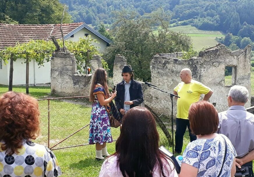 "JEDINSTVEN JER JE JEDINO PISAO O ZAVIČAJU" U Ćopićevim Hašanima održana Književna kolonija "Rijeka misli"