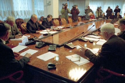 ZBOG SMRTI JEDNOG ČLANA Mijenja se sastav međunarodnih komisija za Srebrenicu i Sarajevo