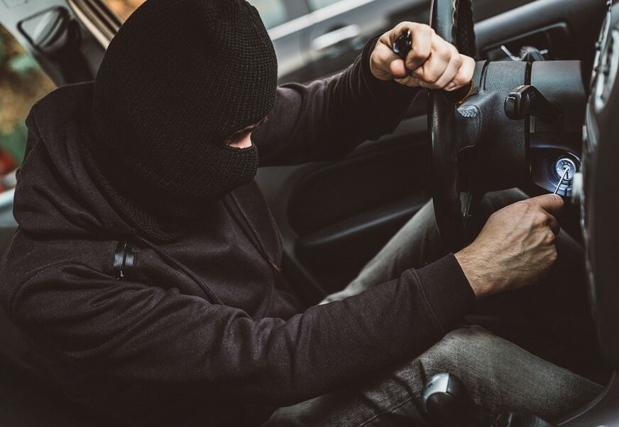 POLICIJA U AKCIJI Lopovi odvezli BMW u Modriči