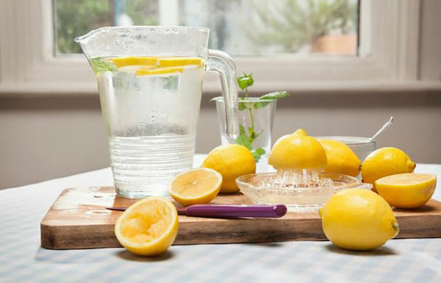 RJEŠENJE ZA GOJAZNOST Voda sa limunom je smrt za kilograme