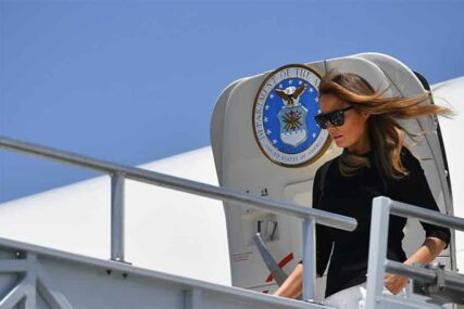 MODNI POGODAK Melanija Tramp u potpuno opuštenom izdanju (FOTO)