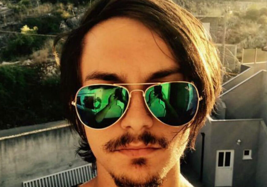 INCIDENT U KALESIJI Letvom UDARAO BUBNJARA zbog glasne muzike, pa preminuo od infarkta