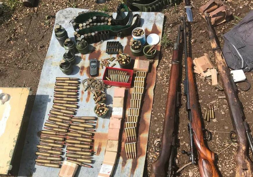 Uhapšeni provalnici, nađena veća količina oružja i municije