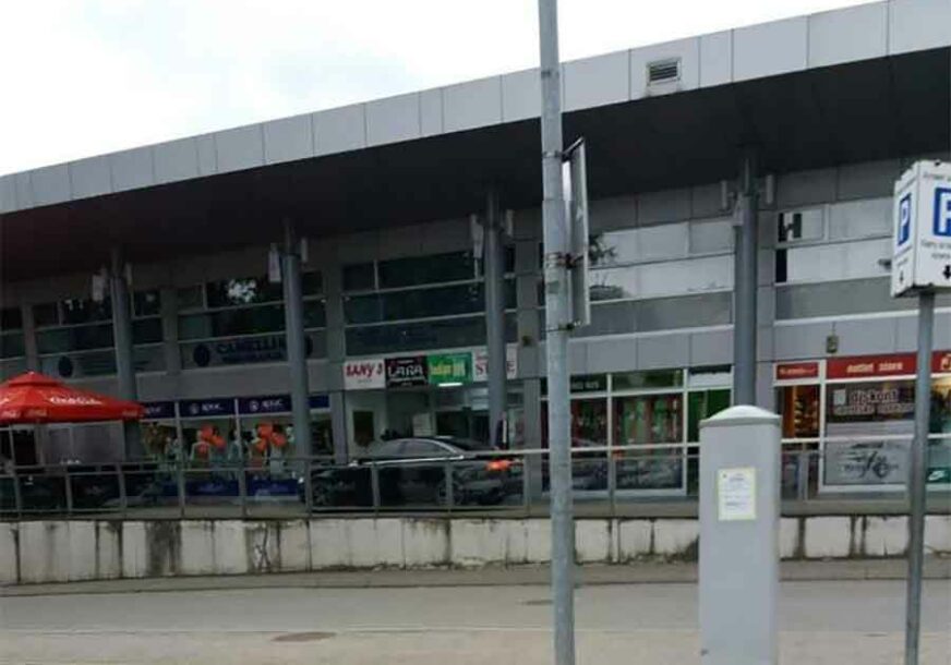 MOŽE LI JEDNA KAFICA I ZA AUDI? I ovako se može parkirati u Banjaluci