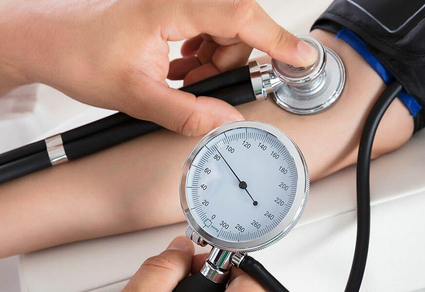 Obično mjerenje krvnog pritiska može da spriječi OPASNE BOLESTI