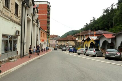 PREDIZBORNA KOMBINATORIKA Više Bošnjaka mjerka mjesto načelnika opštine Srebrenica