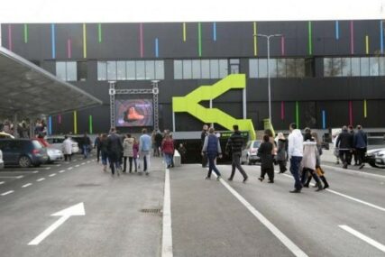 Tuzla: Dojava o eksplozivnoj napravi u tržnom centru, evakuisani radnici i posjetioci
