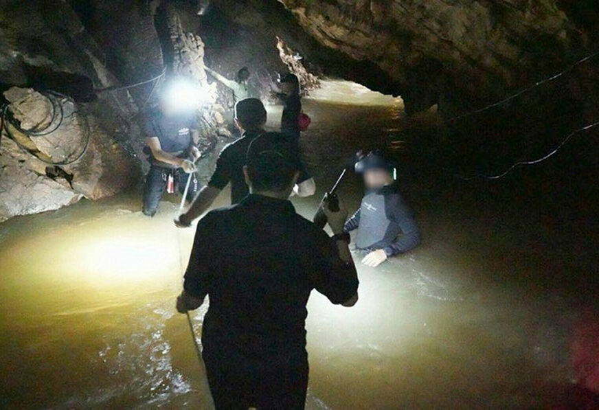 PREKINUTA AKCIJA Iz pećine u Tajlandu izvučena četiri dječaka, spasiocima treba najmanje 10 sati da se pripreme za nastavak