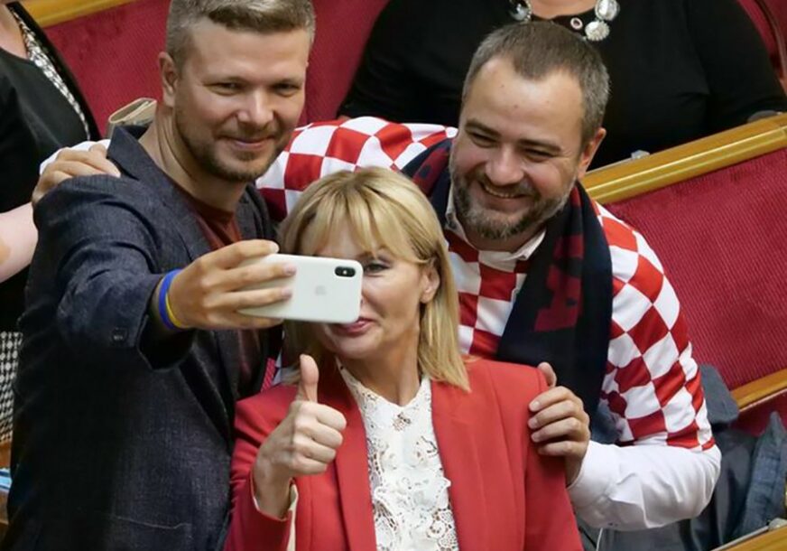 PODRŠKA VIDI I VUKOJEVIĆU Ukrajinski parlamentarci u dresovima Hrvatske (FOTO, VIDEO)