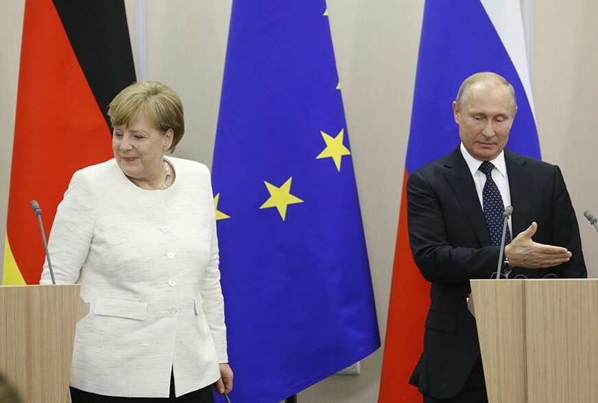 “KANCELARKA KOJA MOLI” Njemački mediji zbog Putina RAZAPELI Angelu Merkel