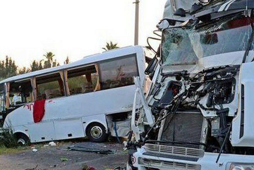 KAMION UDARIO U AUTOBUS Stravična nesreća u Antaliji, povrijeđeni ruski turisti