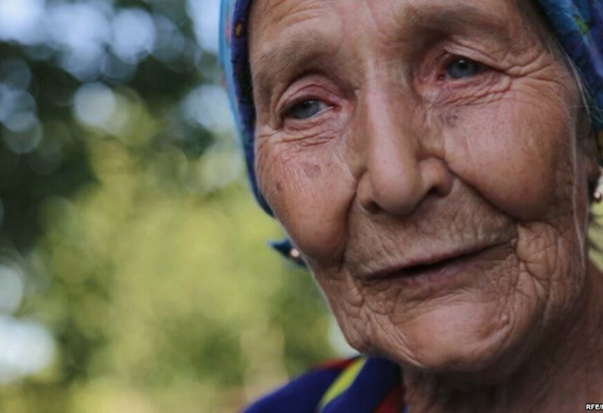 “SAHRANILA SAM SINA U KRATERU OD GRANATE“ Mještani ukrajinskog sela na liniji fronta svjedoče o užasima rata
