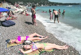 Pustošio stvari na plažama: Državljanin BiH uhapšen zbog sumnje da počinio 6 krađa u Makarskoj