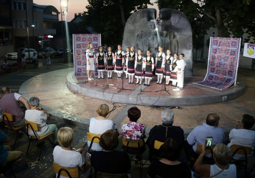 Drugi festival etno pjesme u Derventi: Tradicionalno pjevanje oduševilo publiku