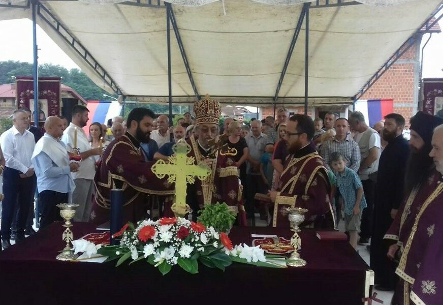 ZAHVALJUJUĆI PRILOZIMA VJERNIKA Osveštani temelji Hrama apostolima Hristovim Petru i Pavlu u Zelenom Viru