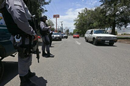 BUŠE KAŠIKU ILI MIJENJAJU POSAO Policajci u Meksiku moraju da smršaju i to za šest mjeseci