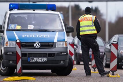 HIT Pijana žena u Njemačkoj automobilom se zabila u plakat protiv vožnje u alkoholisanom stanju