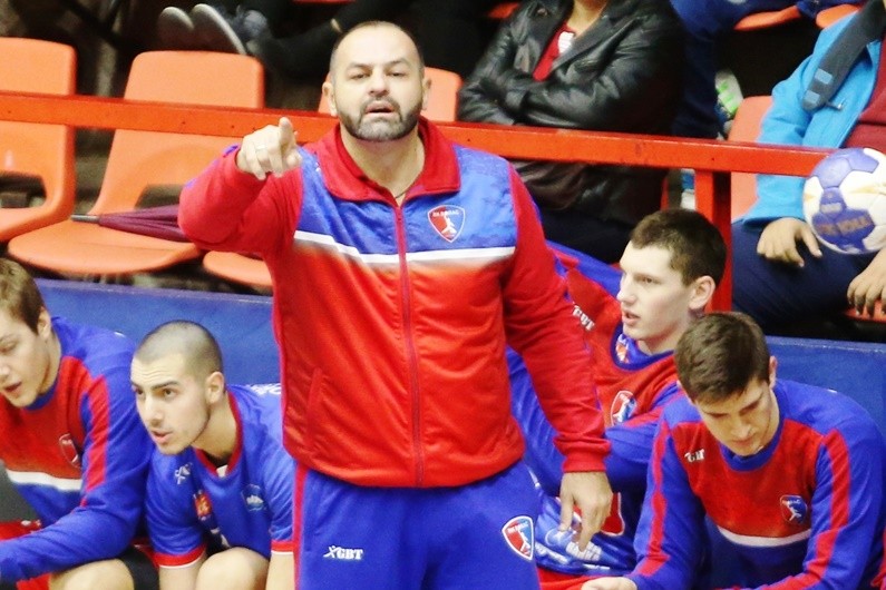 Ratko Đurković, bivši trener rukometaša Borca vraća trofeje katarskom Al Rajanu