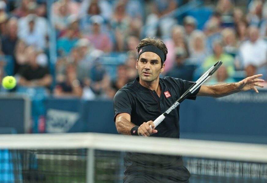 Federer juri 100. trofej u karijeri