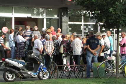 Neophodna veća briga za penzionere iz Srpca: Bolesni i nepokretni traže bolju njegu