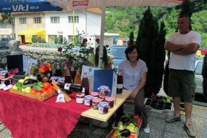 U Srebrenici otvorena izložba domaćih proizvoda