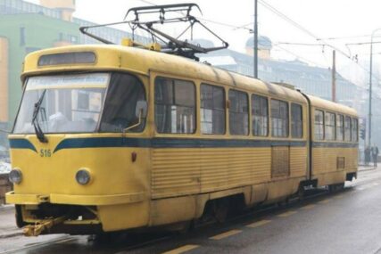 DJETETU UKRAO MOBILNI TELEFON Sarajlije u tramvaju savladali kradljivca iz Alžira