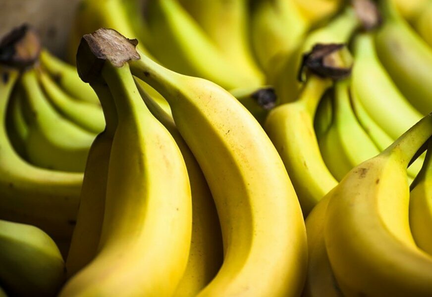 MEĐU NAJHRANJIVIJIM VOĆEM Saznajte da li je dobro jesti banane prije spavanja