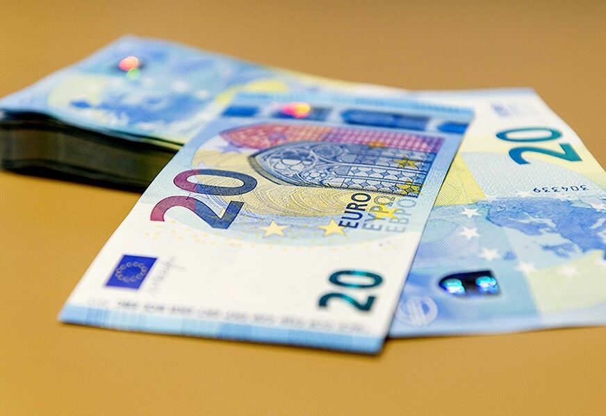 OZBILJAN KRAH Evro pao na najniži nivo u posljednjih 16 mjeseci, investitore posebno brine OVO  