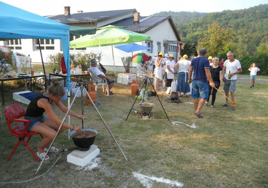 Tradicionalno druženje uz pjesmu i BOGATU TRPEZU: „Fojnički susreti 2018“ u Maglaju ISPUNILI OČEKIVANJA