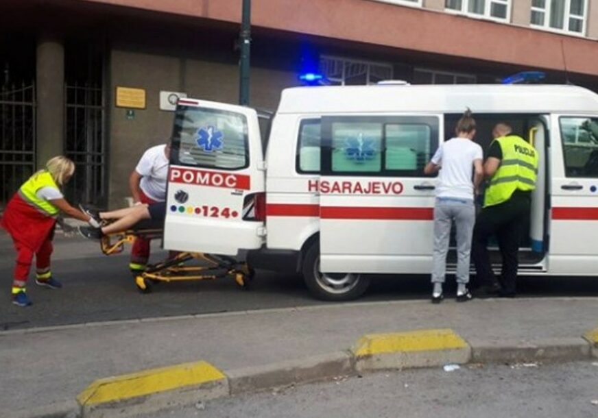 ODBIO HOSPITALIZACIJU Teško povrijeđen muškarac nakon što ga je pokosio automobil