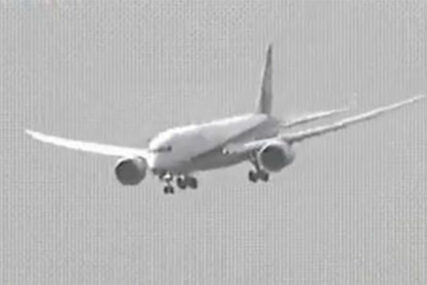 PILOT IZBJEGAO KATASTROFU Avion u Londonu se zbog oluje odbio od pistu (VIDEO)