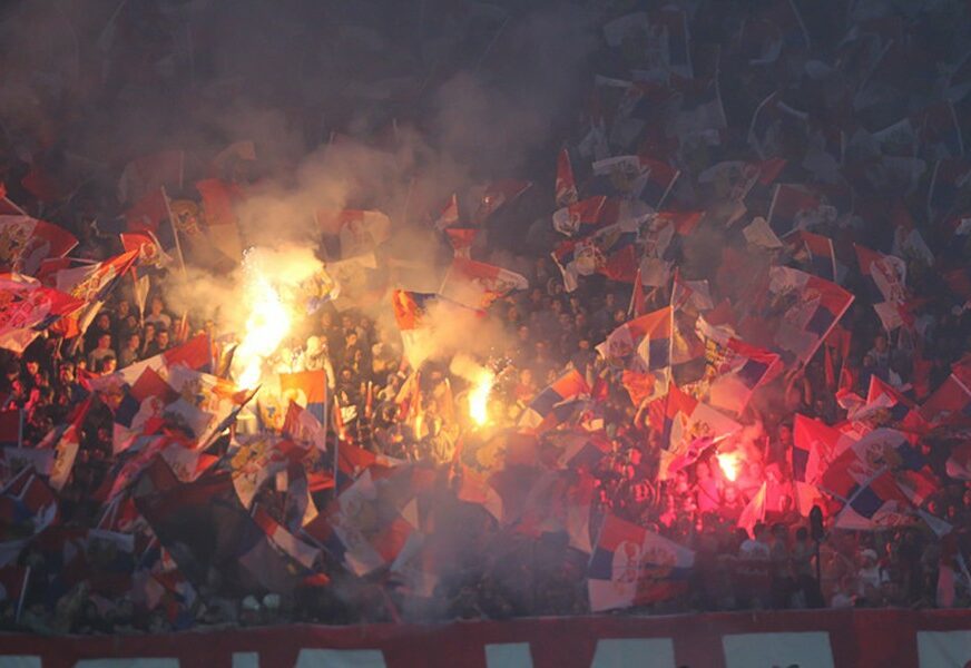 LJUBAV NE ZNA ZA GRANICE "Delije" napravile ogroman red ispred stadiona Salcburga (VIDEO)