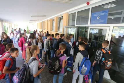 ZAVRŠAVA UPIS OSNOVACA Prva privatna škola u Banjaluci imaće DESET PRVAČIĆA