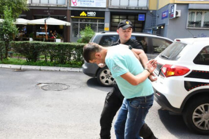 ESKALIRALA SVAĐA OKO PUTA Otac i sin predati Tužilaštvu KS zbog UBISTVA KOMŠIJE