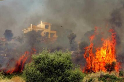 NOVE NEVOLJE Šumski požar ponovo prijeti domovima kod Atine