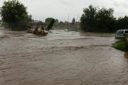 Traga se za dvoje nestalih: U Srbiji iz poplavljenih područja evakuisano 84 osobe