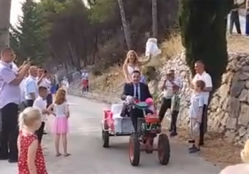 LIMUZINA NA VJENČANJU VIŠE NIJE U MODI Evo kako su mladenci u Dalmaciji iznenadili sve na svadbi (VIDEO)