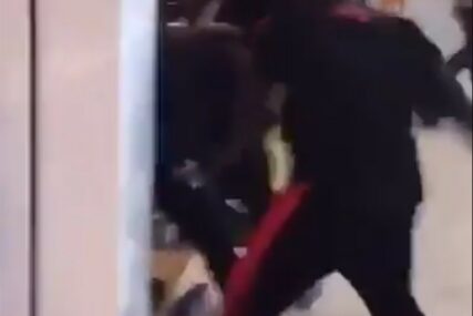 HAOS NA AERODROMU Zbog žestoke tuče dvojice repera odgođeni letovi u Parizu (VIDEO)