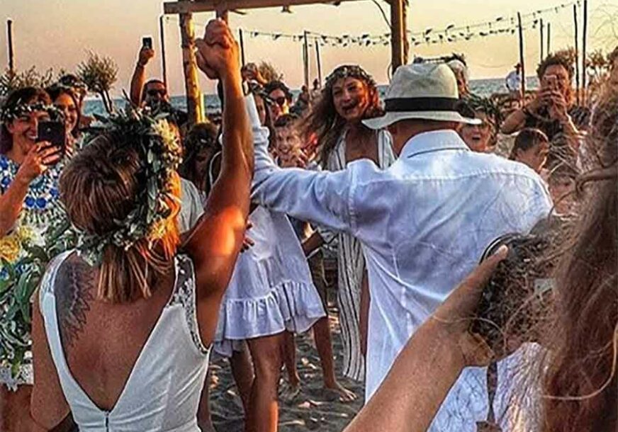 FUDBALER SE OŽENIO DRUGI PUT Mateja Kežman se vjenčao na plaži, na slavlju se pojavio u ŠORTSU