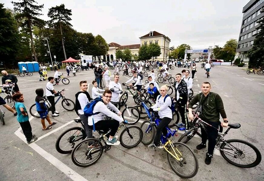 BANJALUČKA KRITIČNA MASA Biciklisti i večeras zajedno voze gradom
