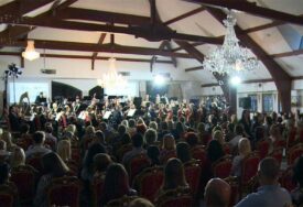 Duh kosovske pjesme u Srpskoj:  Humanitarni koncert za Dnevni centar "Podrži me"
