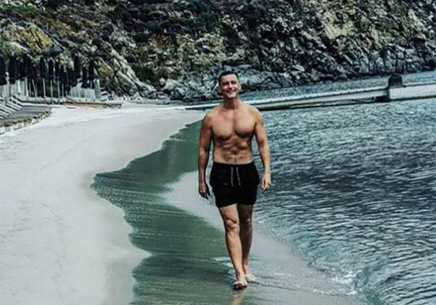 BOŠKO MAMI UZDAHE U ŠESTOJ DECENIJI Voditelj se skinuo i oduševio