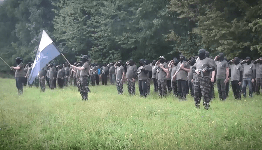 Slovenački ULTRADESNIČARI naoružani i maskirani pripremaju se za "ODBRANU GRANICE" (VIDEO)